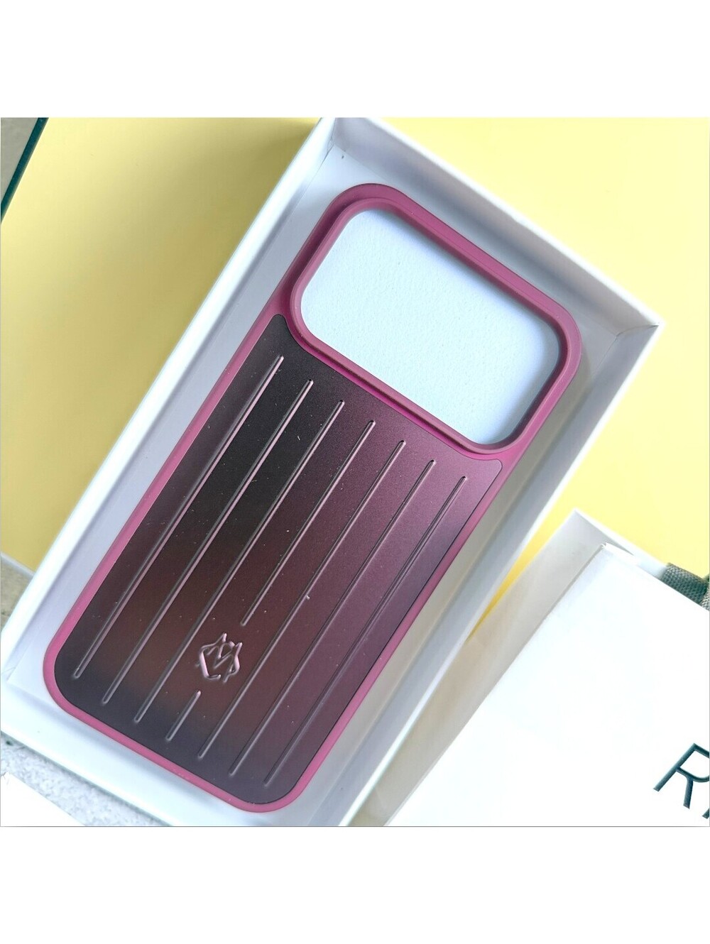 π RIMOWA Fuchsia Color iPhone 17 Pro Case Grooved Luggage Style - Picture 7 of 9